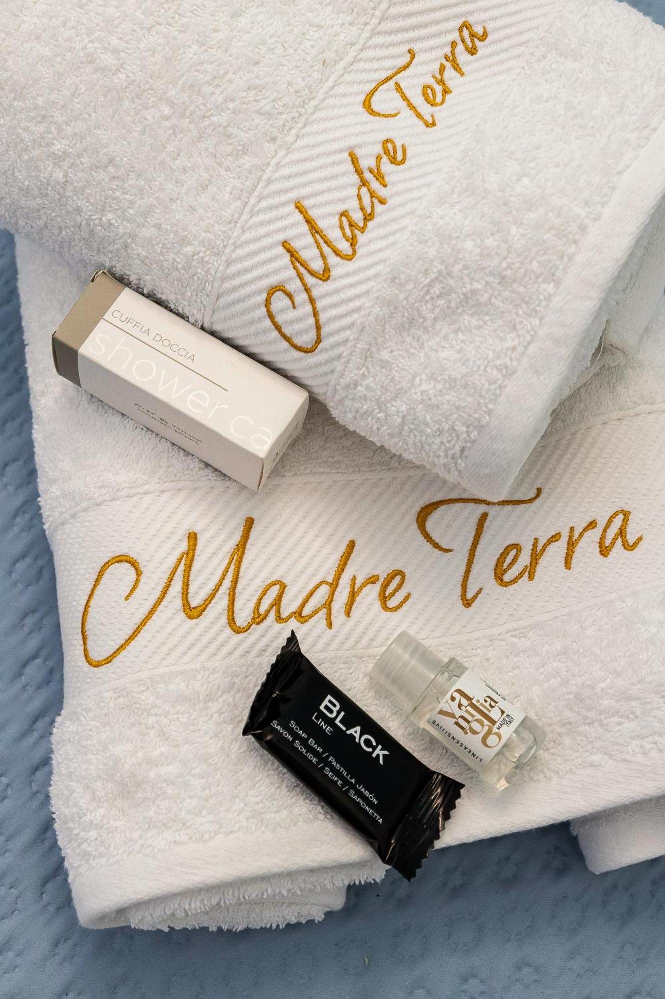 Madre Terra Airport Rooms And Suites Terrasini Exteriér fotografie