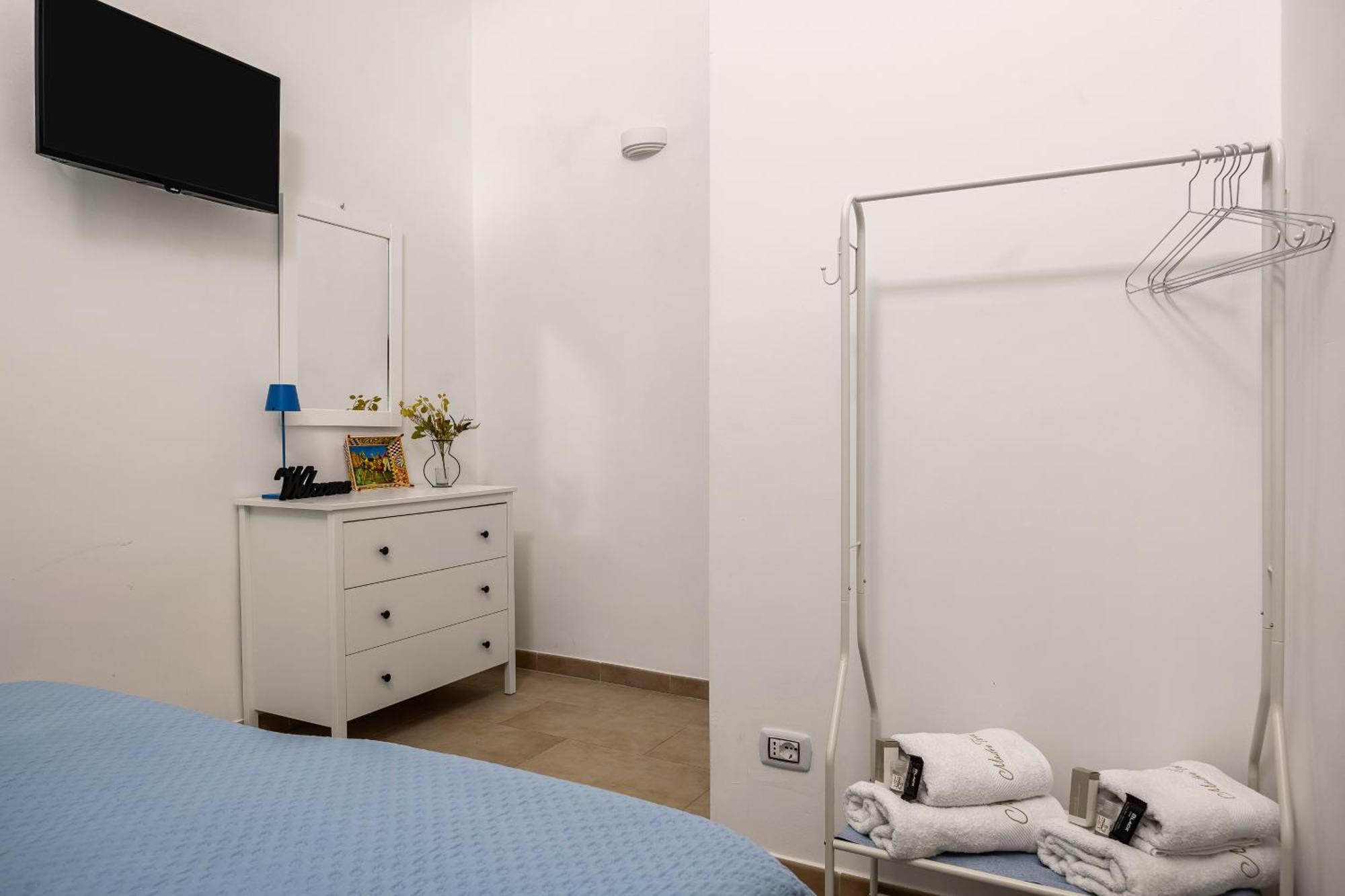 Madre Terra Airport Rooms And Suites Terrasini Exteriér fotografie